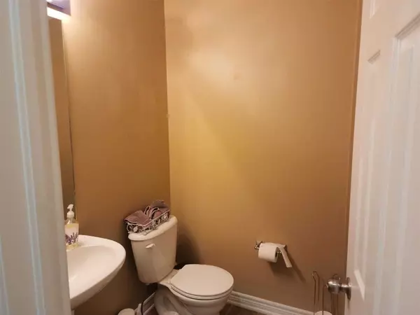 Oakville, ON L6H 0B1,2374 North Ridge TRL