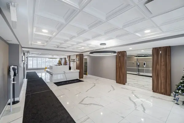 Mississauga, ON L5B 3Z2,155 Hillcrest AVE #1916