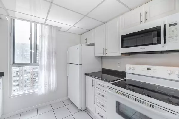 Mississauga, ON L5B 3Z2,155 Hillcrest AVE #1916