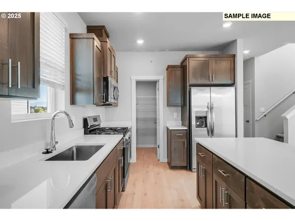 Eugene, OR 97402,978 Legacy ST