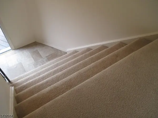 Little Falls Twp., NJ 07424,181 LONG HILL RD.  10-8 #8