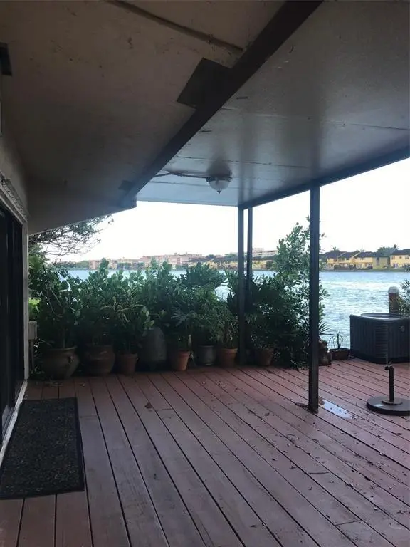 Miami, FL 33179,598 NE 199th Ter #6Y