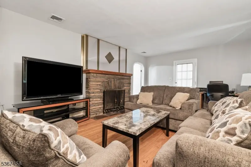 South Plainfield Boro, NJ 07080,917 Tompkins Ave