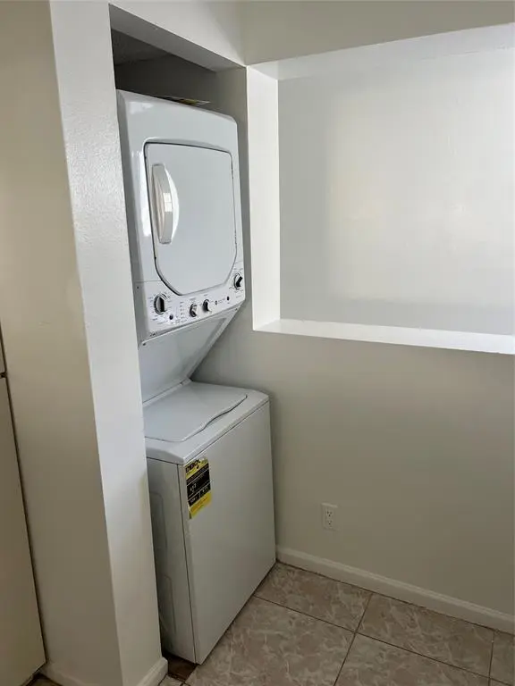 Fort Lauderdale, FL 33313,2457 NW 56th Ave #4-201