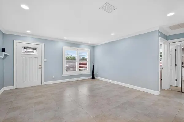 Other City - In The State Of Florida, FL 33710,1201 N Tyrone Blvd N