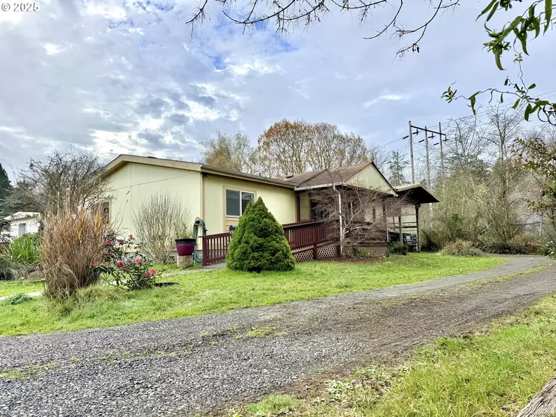 185 N 3rd ST, Lakeside, OR 97449