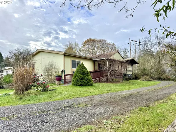 185 N 3rd ST, Lakeside, OR 97449
