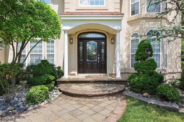 23 Valley Wood Dr, Franklin Twp., NJ 08873