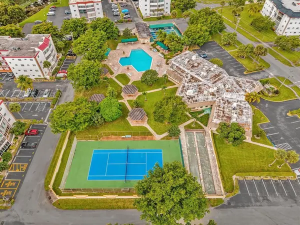 Lauderdale Lakes, FL 33319,3990 NW 42nd Ave #308