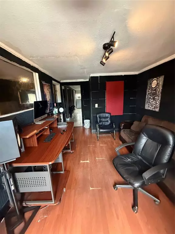 Hollywood, FL 33023,5621 Pembroke Rd