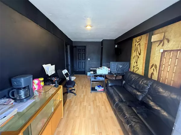 Hollywood, FL 33023,5621 Pembroke Rd