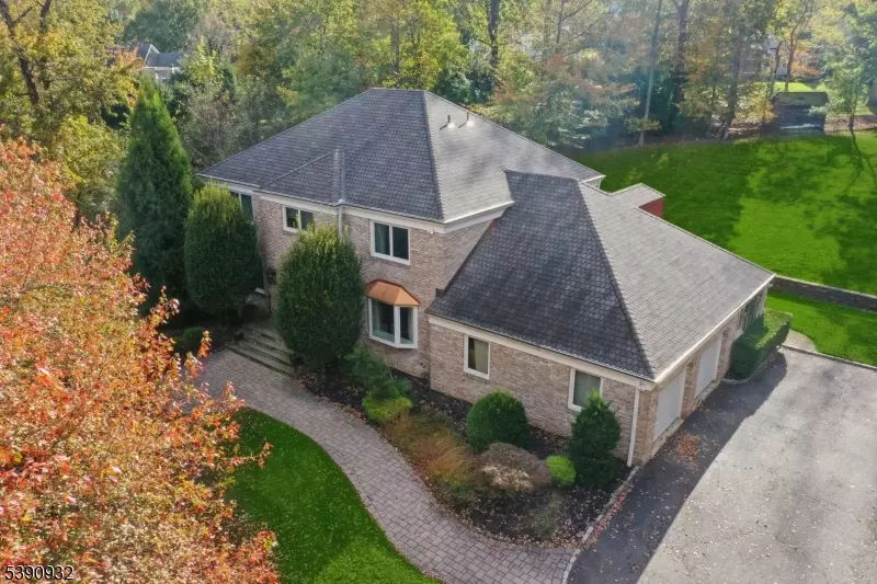 71 CAYUGA WAY, Millburn Twp., NJ 07078