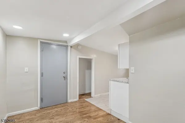 East Orange City, NJ 07018,277 S Clinton St