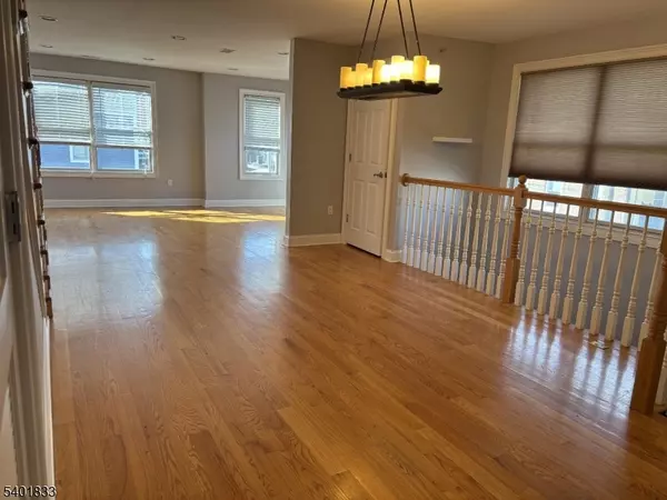 South Amboy City, NJ 08879,112 N Broadway #G