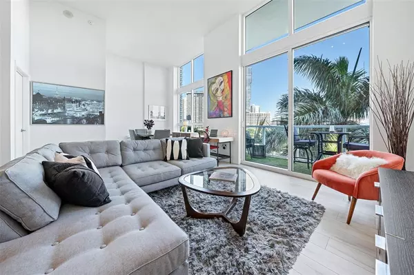 Miami, FL 33132,1900 N Bayshore Dr #706