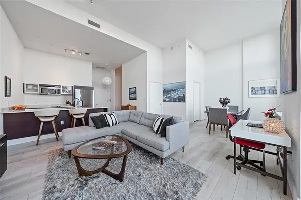 Miami, FL 33132,1900 N Bayshore Dr #706