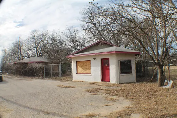 Brownwood, TX 76801,709 W Commerce