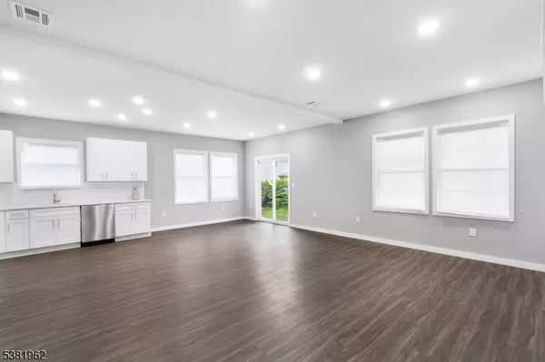 Roselle Boro, NJ 07203,1206 Morris St