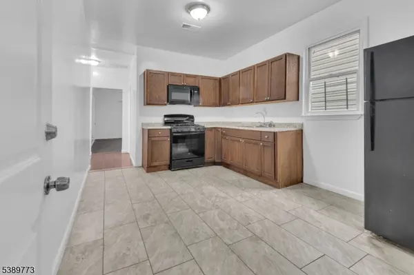 Newark City, NJ 07107,54 3Rd St #3