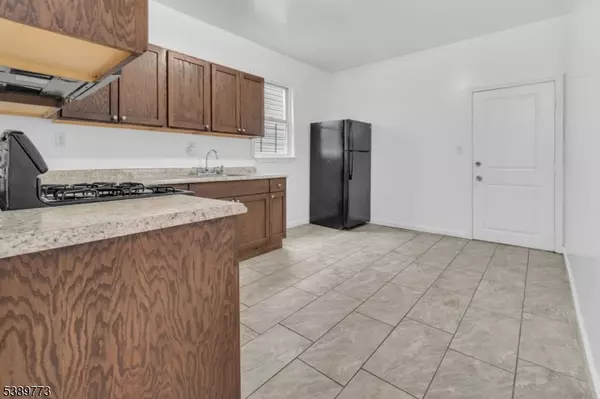 Newark City, NJ 07107,54 3Rd St #3