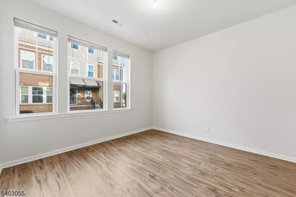 North Brunswick Twp., NJ 08902,6 Bond St