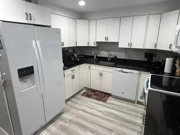 Weston, FL 33326,491 Racquet Club Rd #106