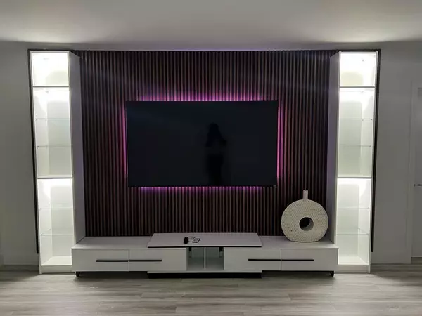 Weston, FL 33326,491 Racquet Club Rd #106