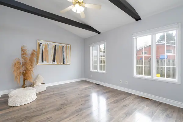 Georgina, ON L0E 1L0,21023 Dalton RD