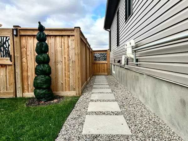 North Dundas, ON K0C 2K0,460 Arora CRES S