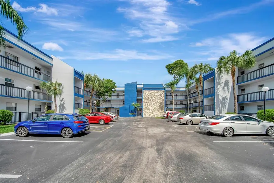 3100 Holiday Springs Blvd #305, Margate, FL 33063