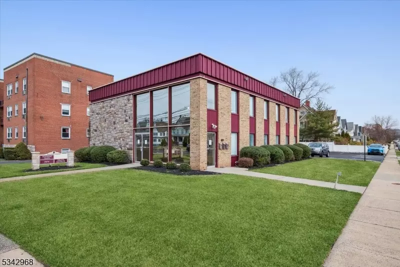 Somerville Boro, NJ 08876,1 Eastern Ave