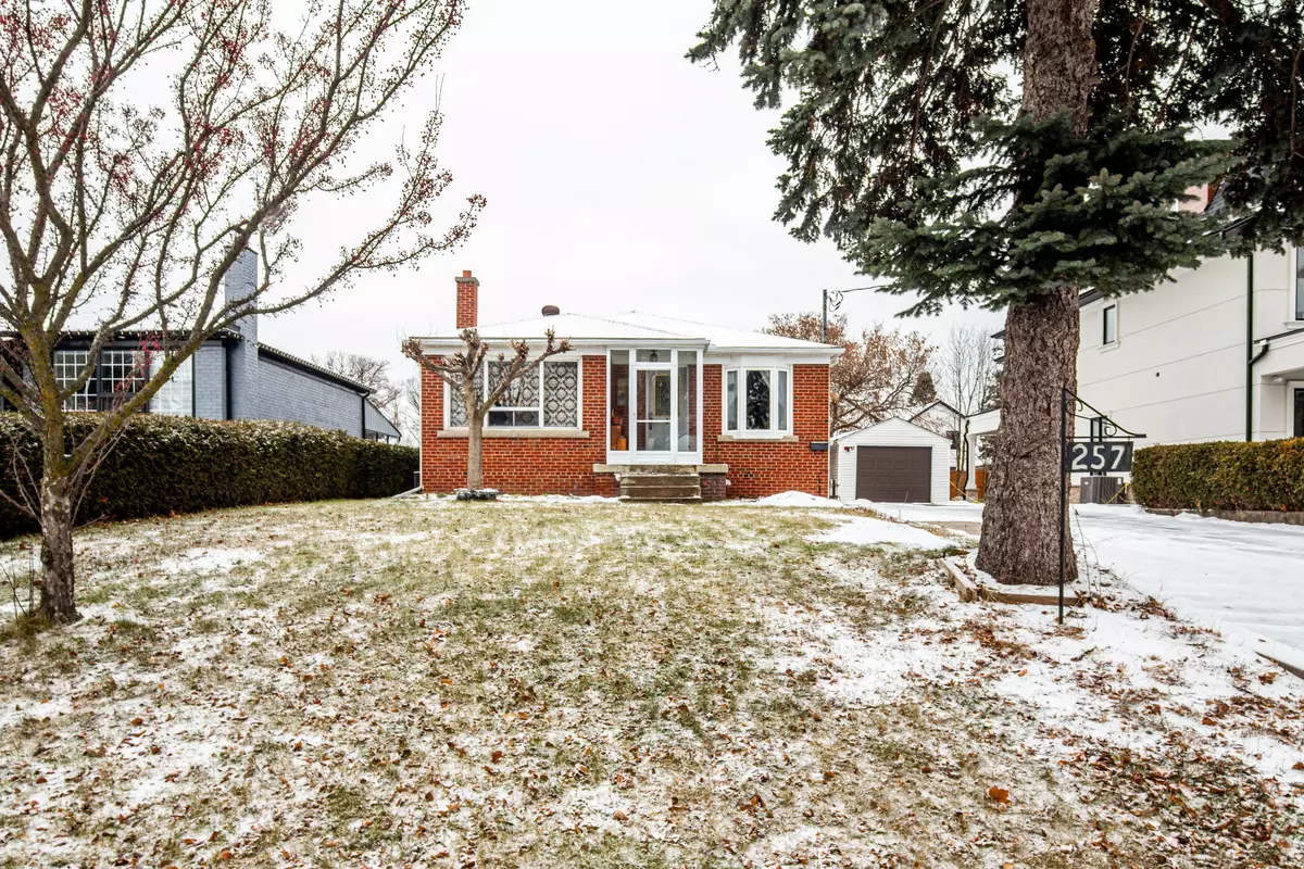 Oakville, ON L6K 2N3,257 Woodale AVE