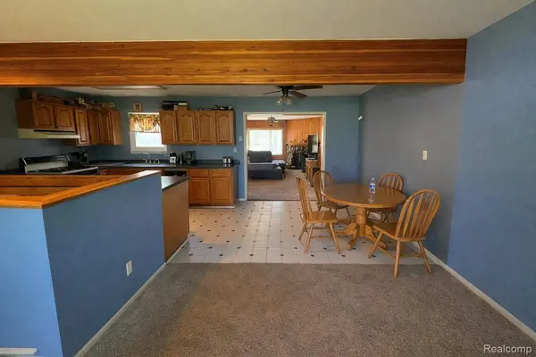 Waterford, MI 48329,5969 Pleasant DR