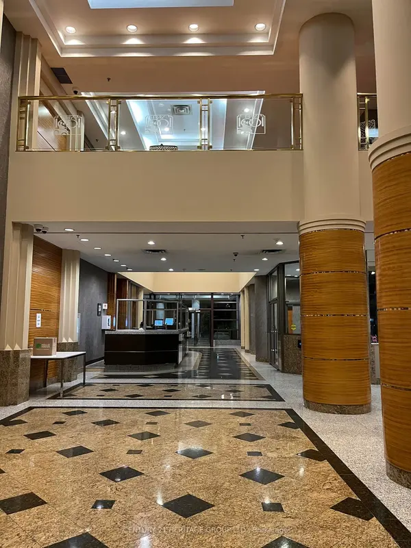 Toronto C01, ON M5S 3A6,1001 Bay ST #2808