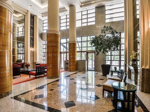 Toronto C01, ON M5S 3A6,1001 Bay ST #2808