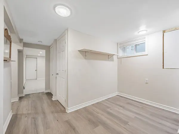 Oshawa, ON L1G 4R6,708 Carnegie AVE N #Lower