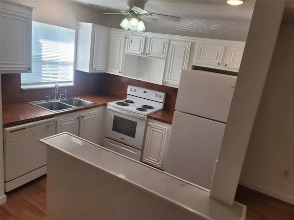 Oakland Park, FL 33311,805 W Oakland Park Blvd #E7