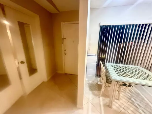 Coconut Creek, FL 33066,3346 Carambola Cir S #2507