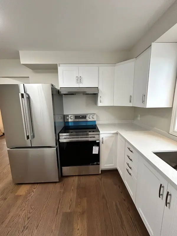 166 Kulpin AVE #Main floor, Bradford West Gwillimbury, ON L3Z 2A9