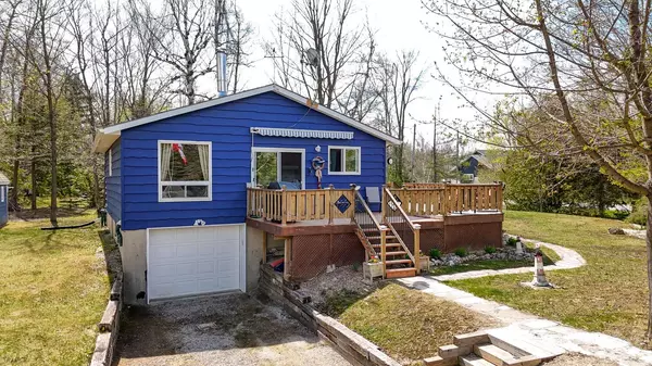 Northern Bruce Peninsula, ON N0H 1Z0,136 Maple DR