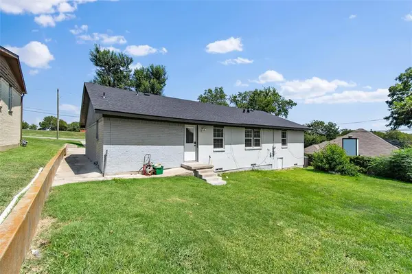 Grand Prairie, TX 75050,421 E Tarrant Road