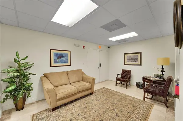 Oakland Park, FL 33334,1400 E Oakland Park Blvd #102