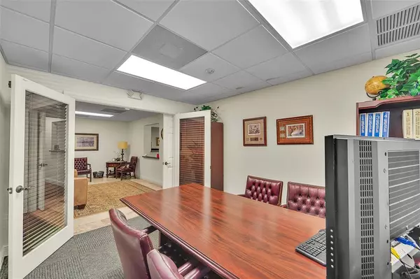 Oakland Park, FL 33334,1400 E Oakland Park Blvd #102