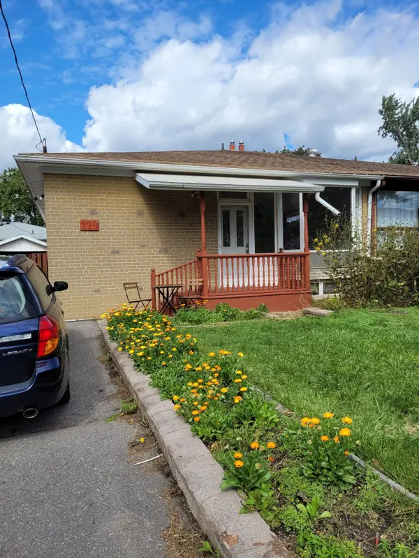 229 Alsace RD #Main Floor, Richmond Hill, ON L4C 2W9