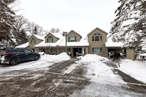 Huntsville, ON P1H 2N5,3931 Grandview Forest Hill DR