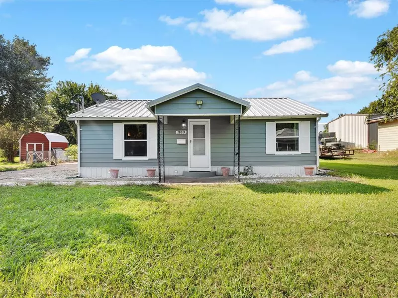 1103 Commerce Street W, Honey Grove, TX 75446