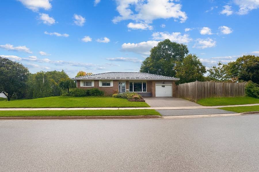 958 Montreal ST, Midland, ON L4R 1H2