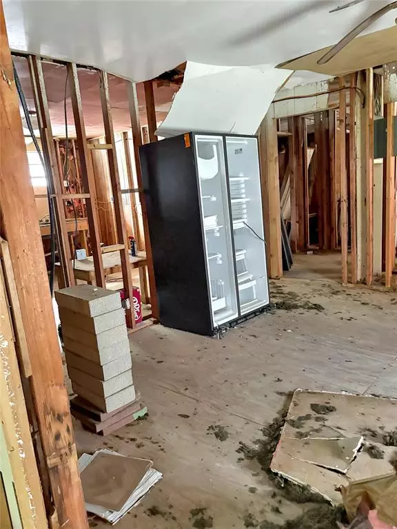 Paris, TX 75460,1650 E Polk Street