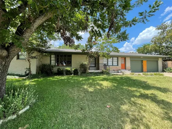 Fort Worth, TX 76109,4616 Selkirk Drive