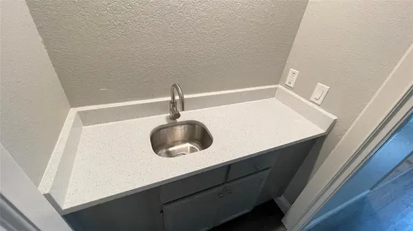 Dalworthington Gardens, TX 76013,2217 Roman Court